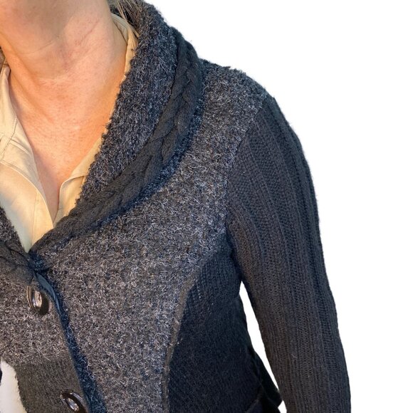 The Pyramid Collection Womens Black chunky Knit cardigan long sweater ruffle M - Picture 3 of 12